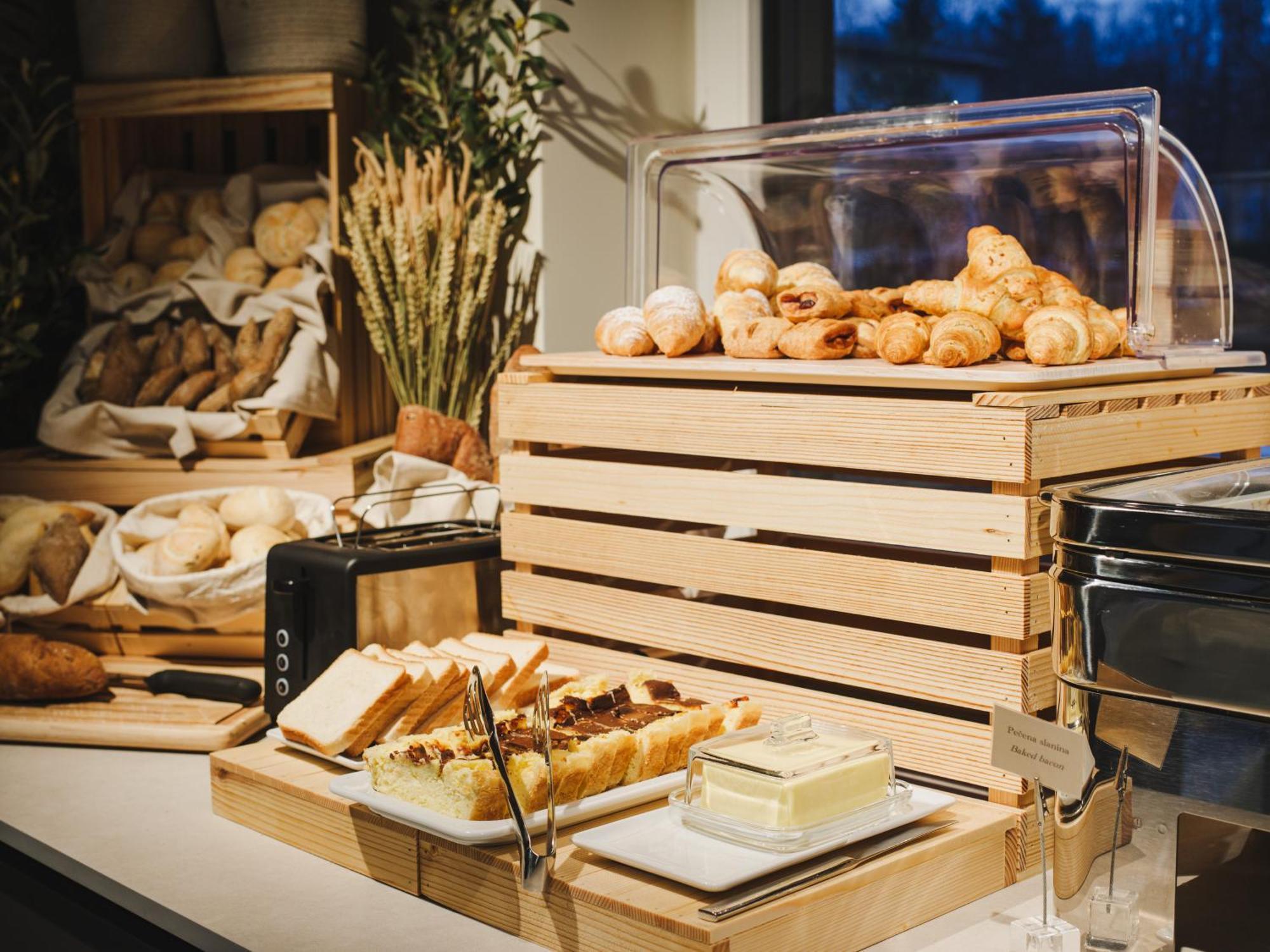Hotel Lonca Škofja Loka Zewnętrze zdjęcie